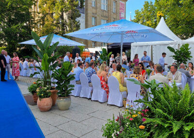 European-summer-lounge-ihk-2026-gäste-01